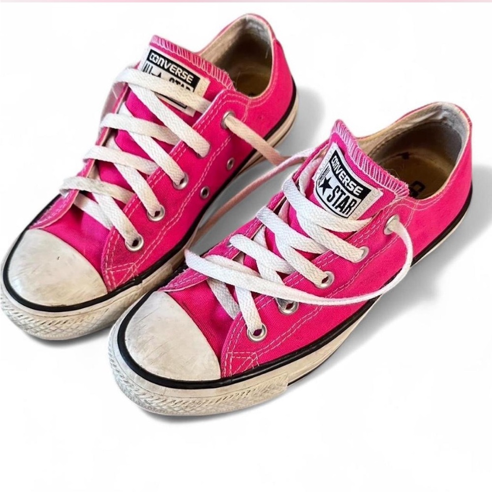 Vintage Y2K Converse Hot Pink Sneakers